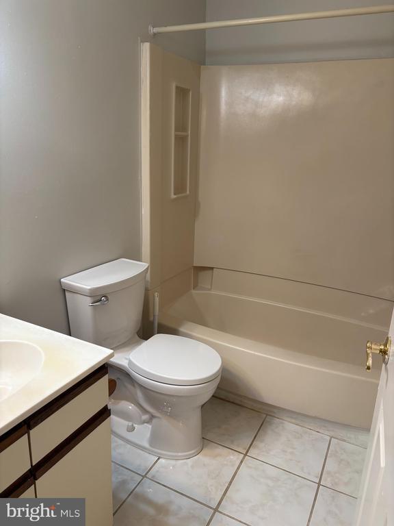 Building Photo - 1807 Diamond Dr