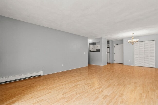 Building Photo - 245 Sea St