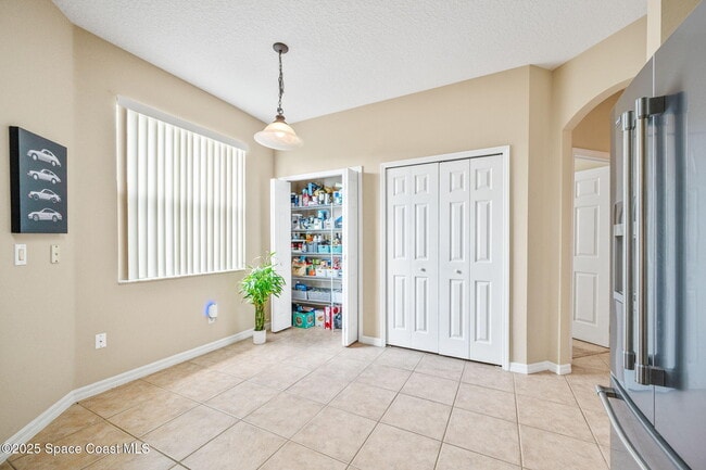 Building Photo - 1749 Tullagee Ave