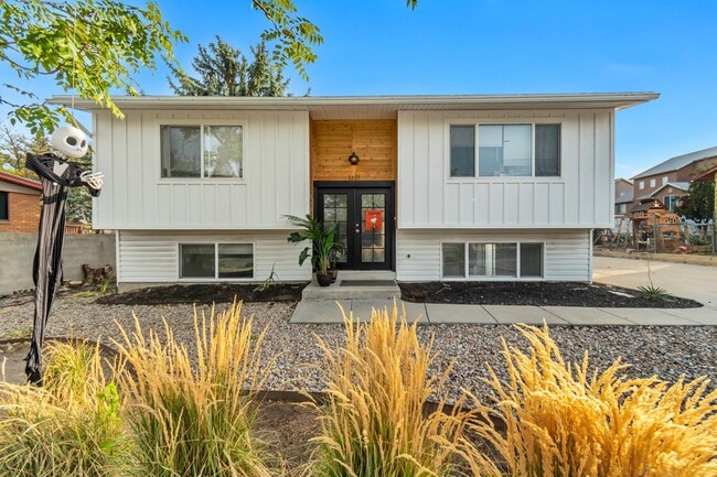Building Photo - 3707 Kentucky Cir