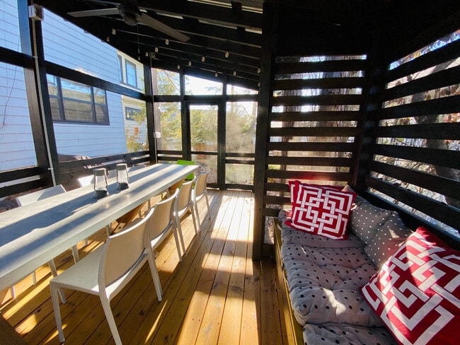 Building Photo - 3308 Cliff Rd