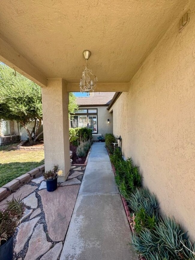 Building Photo - Spacious 5 Bedroom Home in Menifee Lakes w...