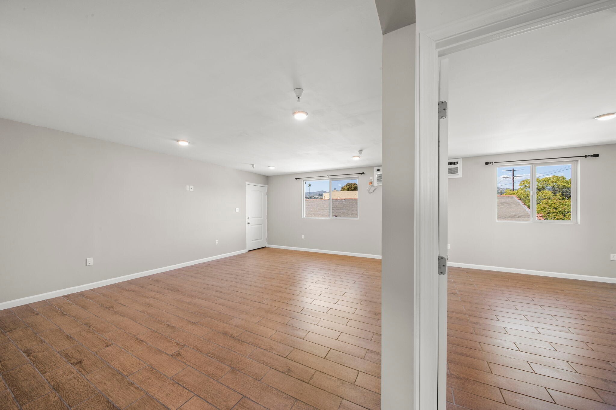Building Photo - 1155 N Ardmore Ave