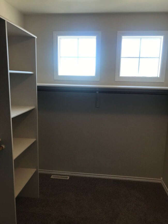 Building Photo - Meridian Charmer with 3 Car Garage, & Huge Backyard!