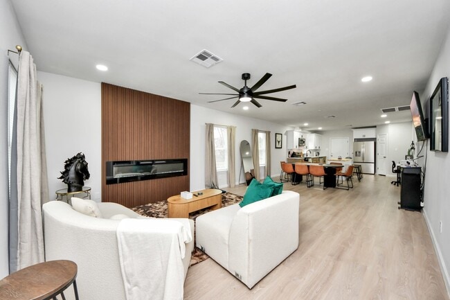 Building Photo - 2811 Winbern St