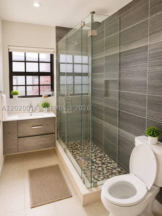 Building Photo - 535 NE 129th St
