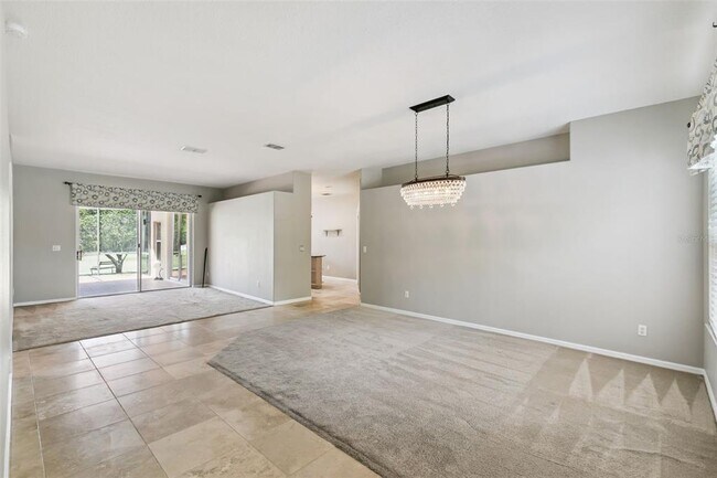 Building Photo - 237 Strathmore Cir