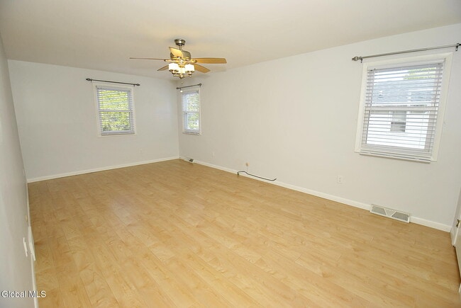 Building Photo - 33 B Ledgewood Dr