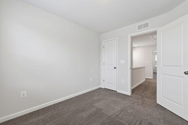Building Photo - Spacious 3 Bedroom Townhome in Glen Allen - $2,650/mo