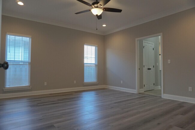 Building Photo - 48 9th Ave