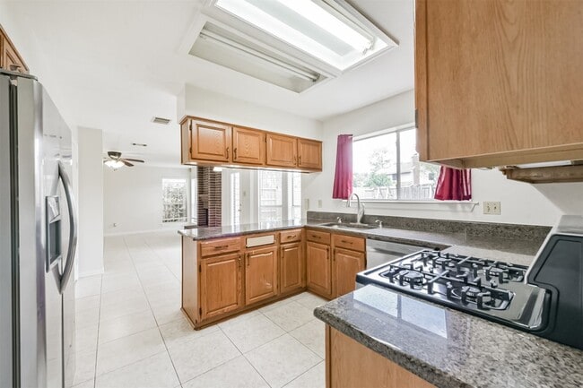 Building Photo - 7063 River Garden Dr