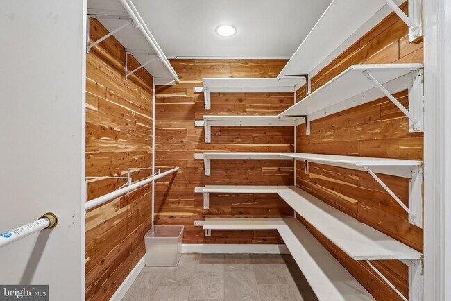 Building Photo - 519 Brummel Ct NW