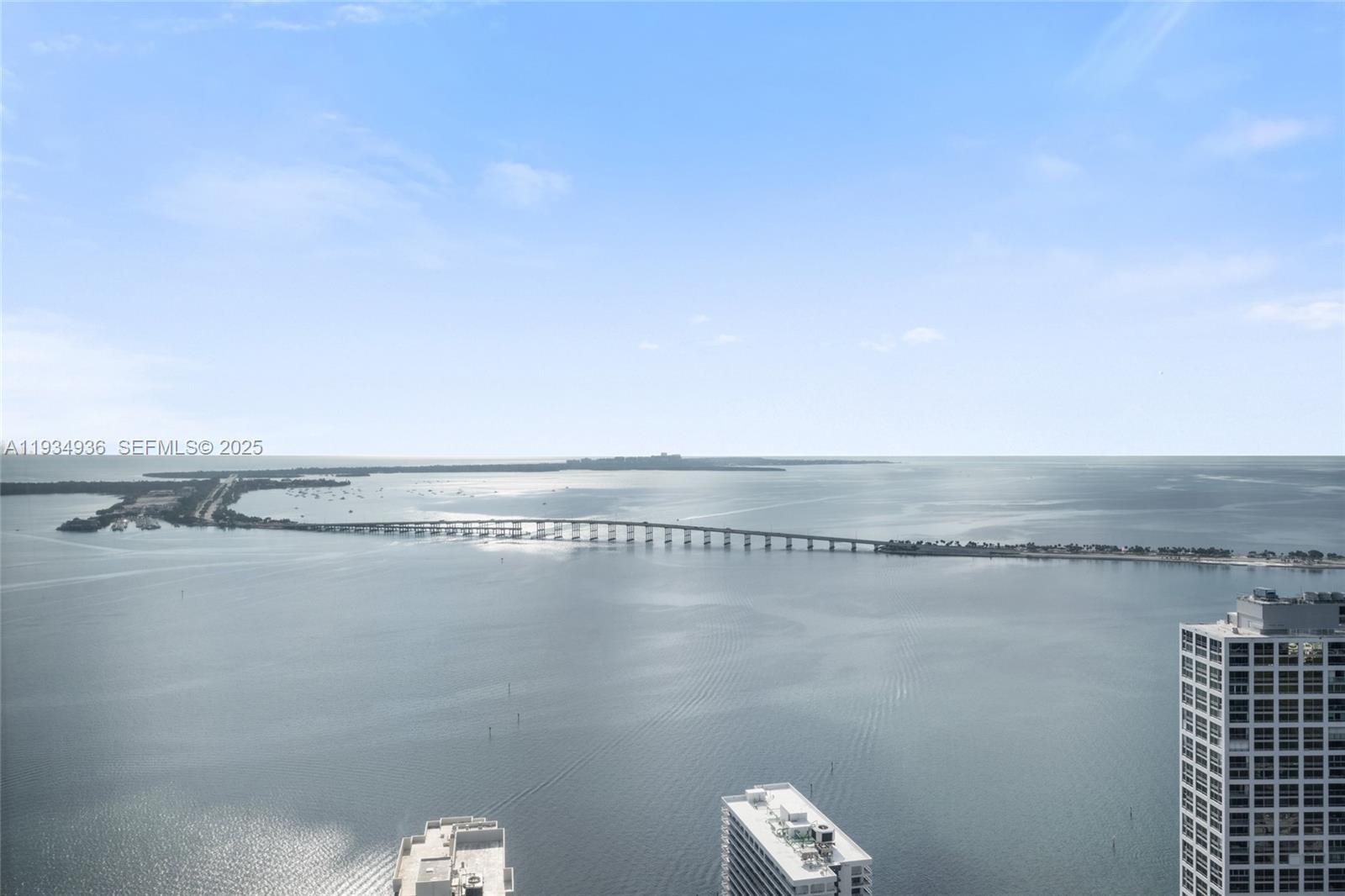 Building Photo - 1425 Brickell Ave