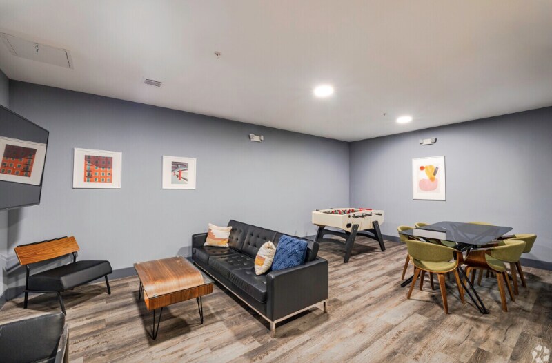 Building Photo - 21 Lakeside Ave