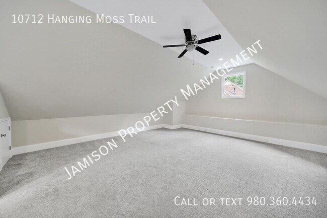 Building Photo - 10712 Hanging Moss Trail