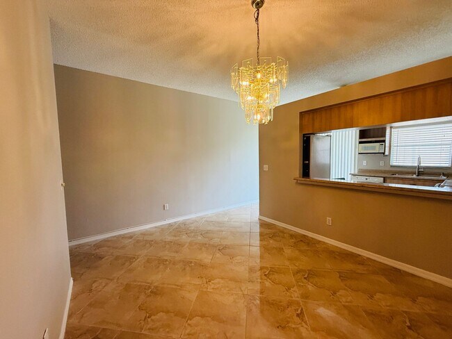 Building Photo - 2843 Thaxton Dr