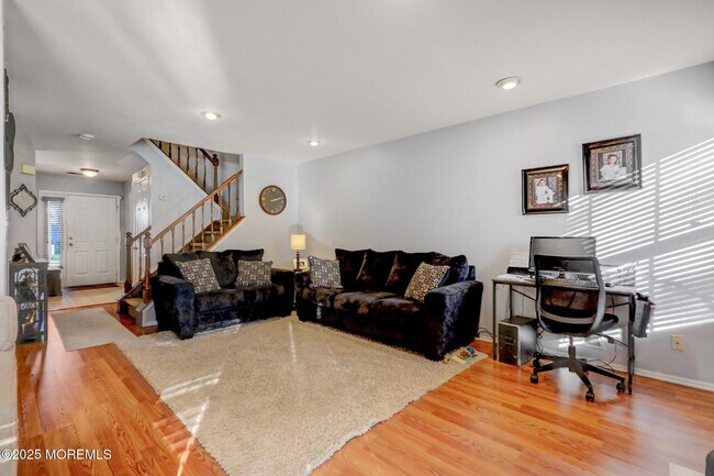 Building Photo - 434 Hampton Ct