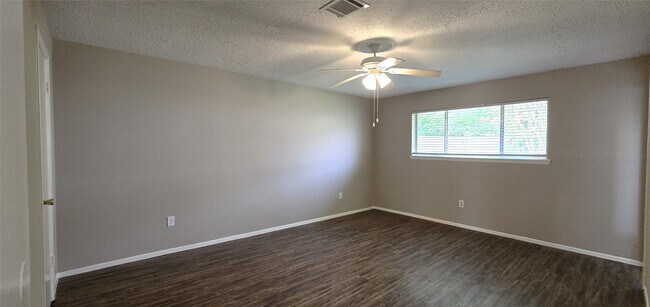Building Photo - 23019 Tree Bright Ln