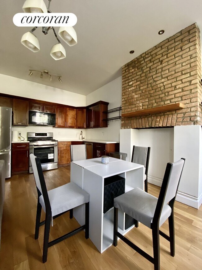 Building Photo - 873 Wyckoff Ave