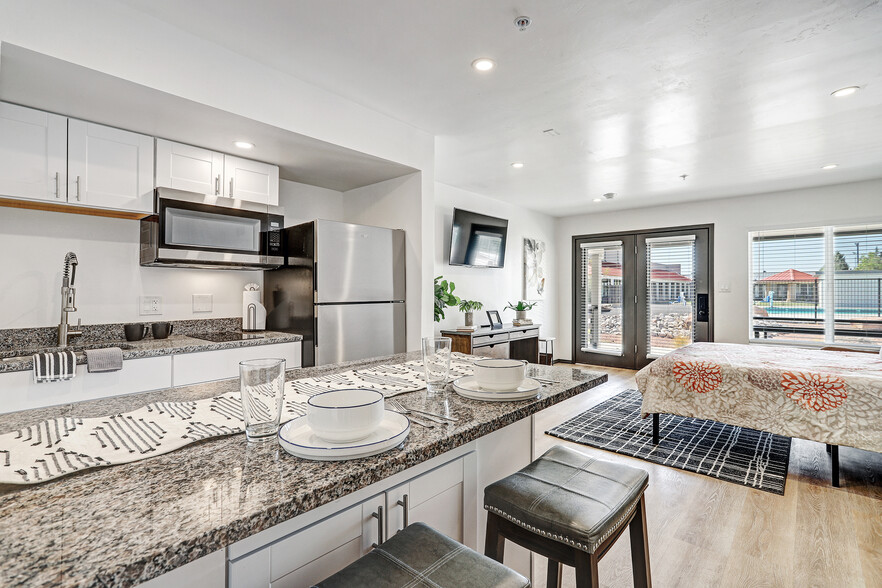 Deluxe Studio Apartment for Rent in Rio Rancho, NM - Panorama
