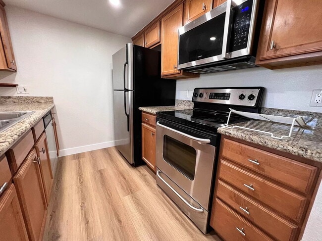 Building Photo - Sophisticated Space Designed for Comfort