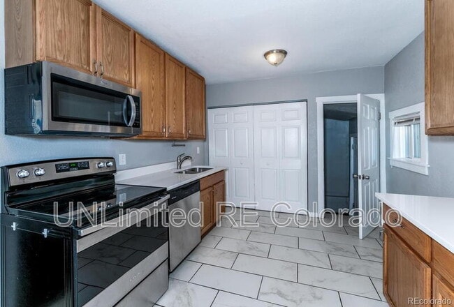 Building Photo - 504 King St