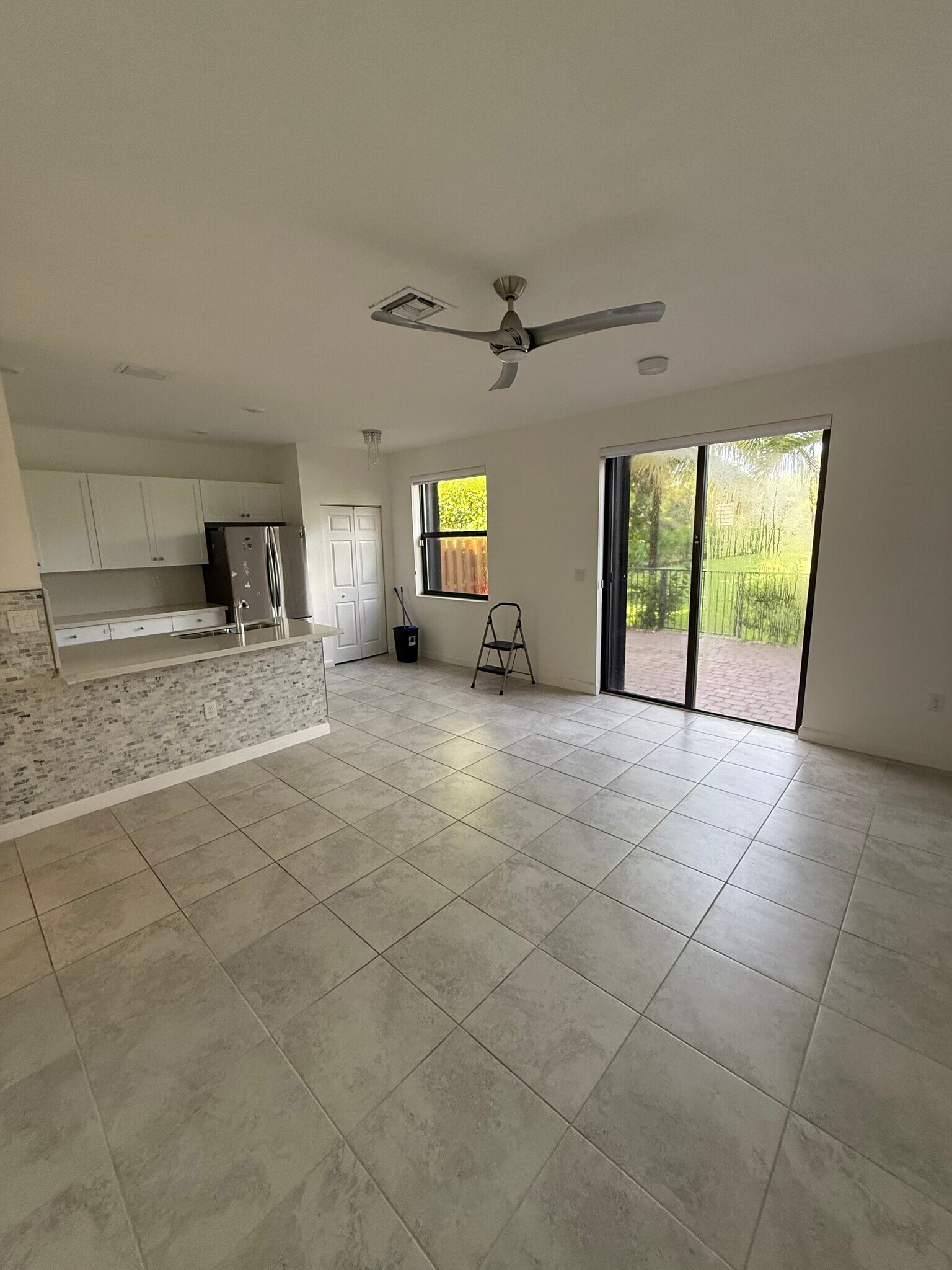 Building Photo - 5033 Kobus Ter