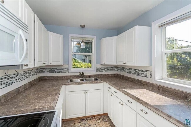 Building Photo - Charming 3-Bedroom Home in Duluth! Availab...
