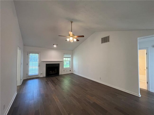 Building Photo - 678 Arbour Way