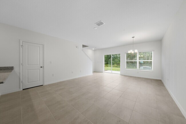 Building Photo - 2814 Raindrop Run St