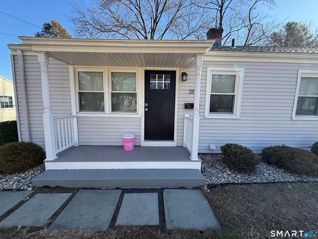 Building Photo - 38 Elmhurst Cir