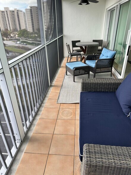 Building Photo - 1 Bluebill Ave