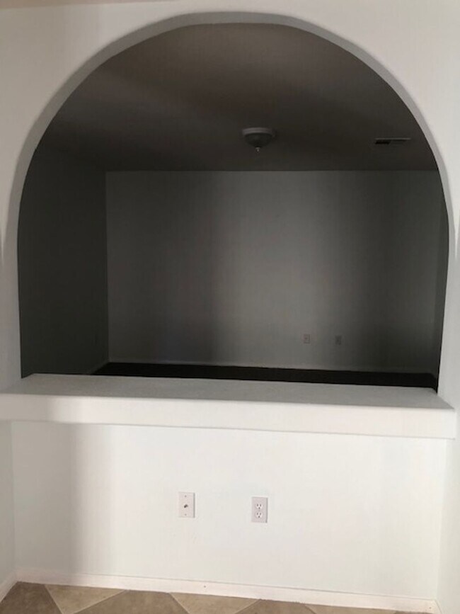 Building Photo - Expansive 3 Bedroom Treat with 2+ Bonus Ro...