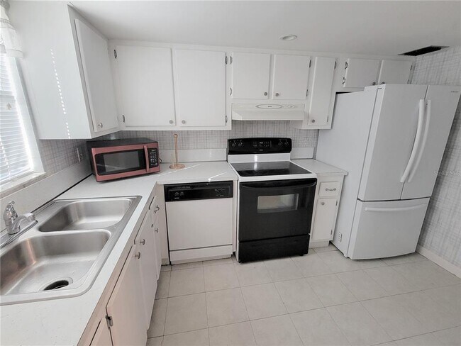 Building Photo - 2727 75th St W