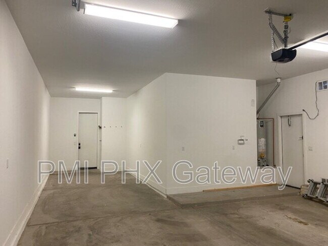 Building Photo - 2353 E Athena Ave