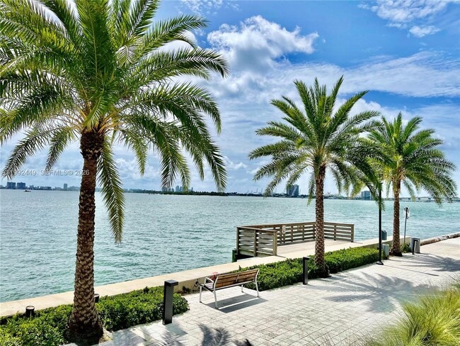 Building Photo - 2900 NE 7th Ave