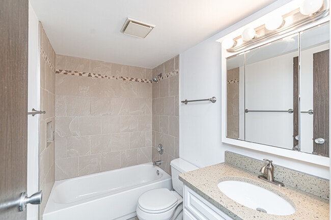 Building Photo - 1255 N Sterling Ave