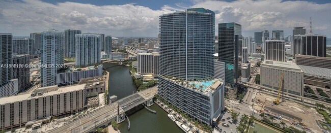 Building Photo - 465 Brickell Ave