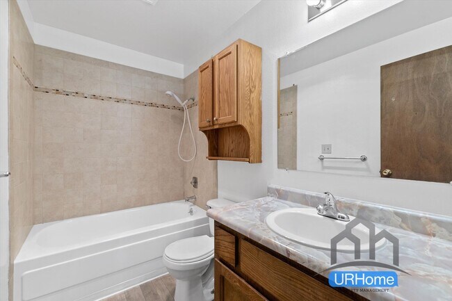 Building Photo - Welcome home to Fernhill Townhomes in Southeast Portland!