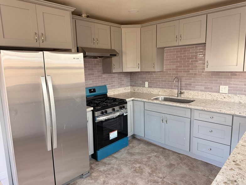 Building Photo - 2563 West St