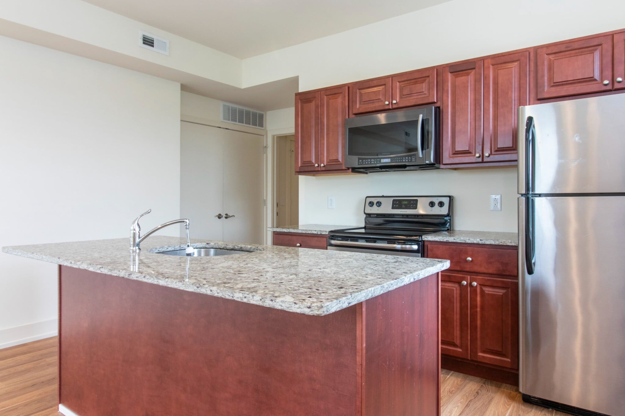 Building Photo - 1901 N 7th St