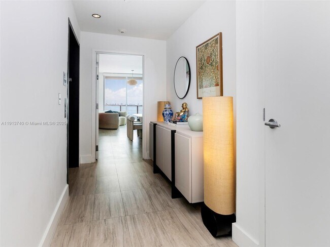 Building Photo - 2900 NE 7th Ave