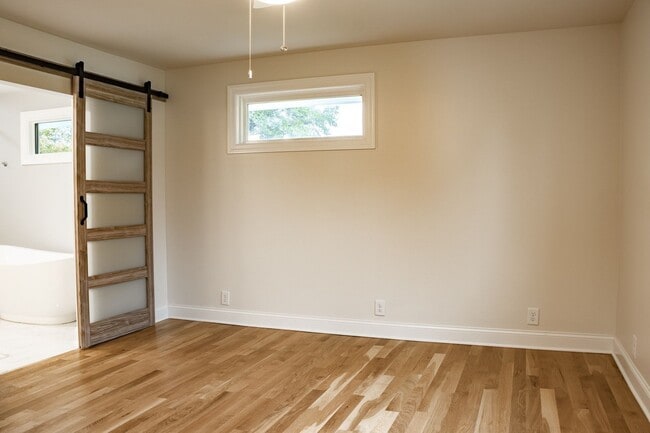 Building Photo - Hillsboro - Renovated Home for Lease