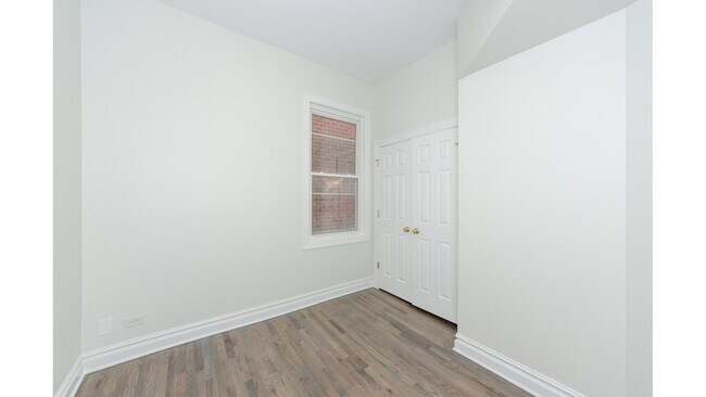 Building Photo - 944 W Montana St
