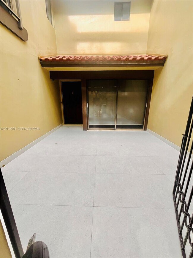 Building Photo - 3643 Estepona Ave