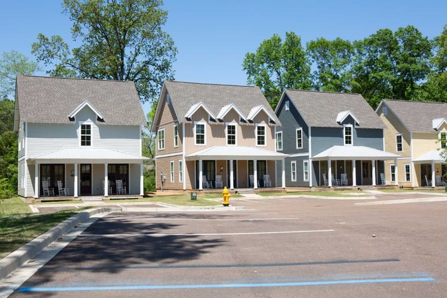 Primary Photo - Traditions Townhomes | Student Housing