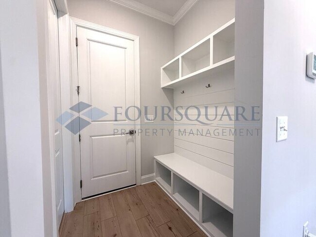 Building Photo - Elegant 4-Bed / 3.5-Bath Home with Main-Level Primary Suite, Quartz Kitchen & 3-Car Garage – In H...