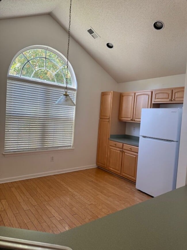 Building Photo - Pawleys Place