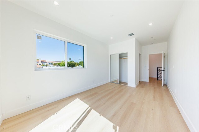 Building Photo - 1332 S Longwood Ave