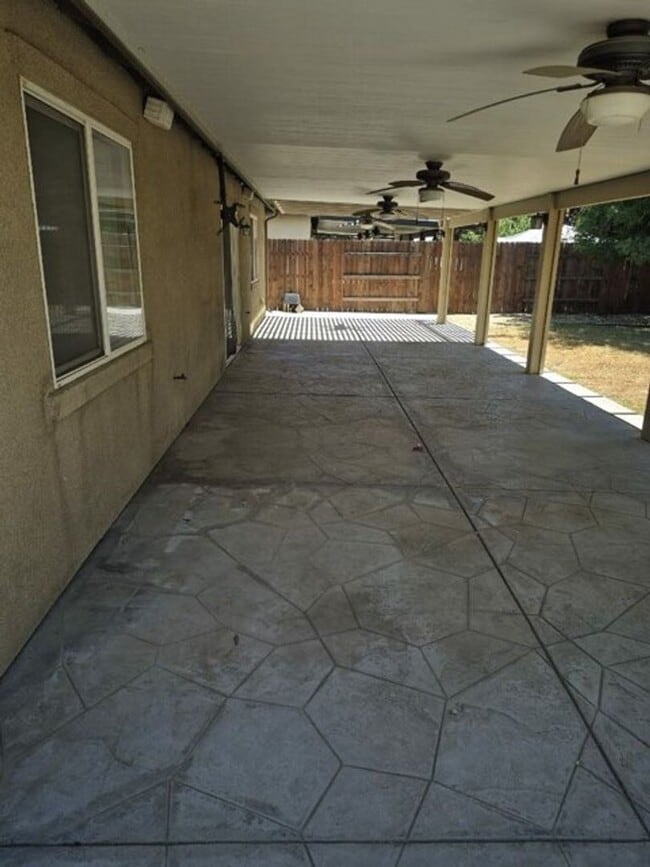 Building Photo - ? Move-In Ready Lennar Home with Solar! ?